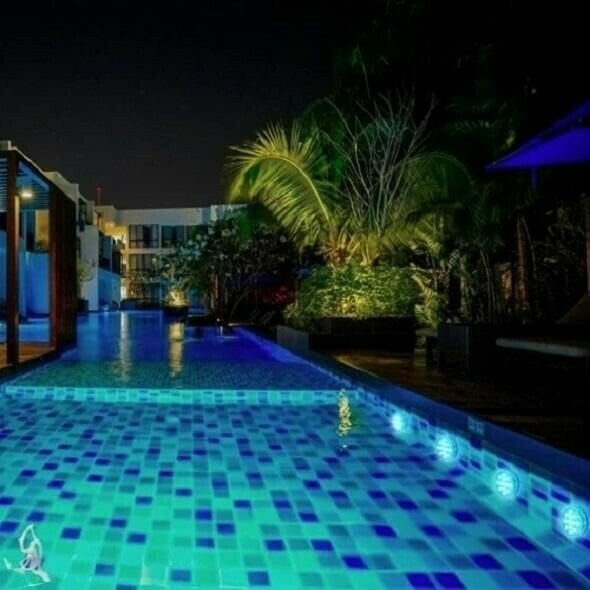Buy 2 Get 2 FREE | Remote-Controlled Waterproof LED Pool Lights  – for Epic Pool Parties Homezys