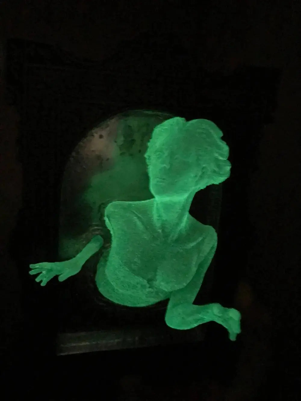 GhostMirror™ — Eerie 3D Glow that Haunts Mivoza Deutschland