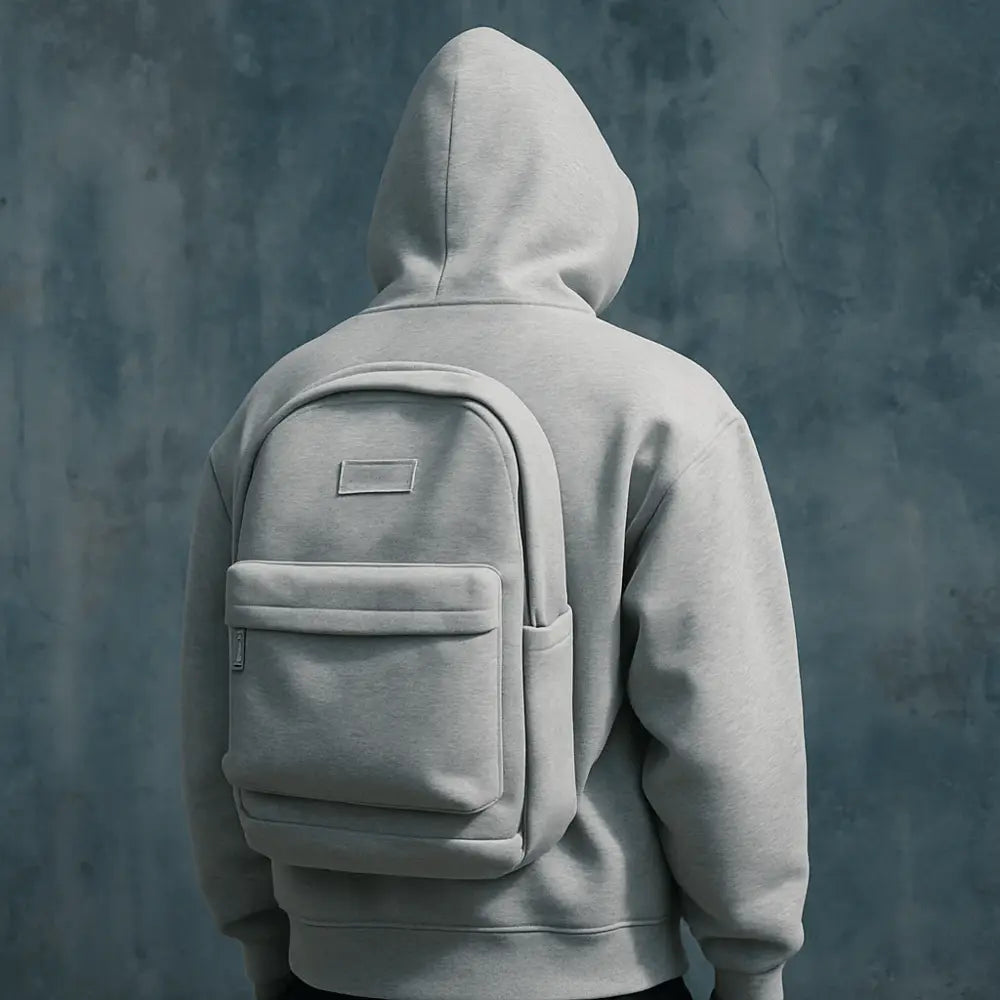 Reise-Hoodie mit Rucksack — Spart Platz & Zusatzkosten beim Fliegen Mivoza Deutschland