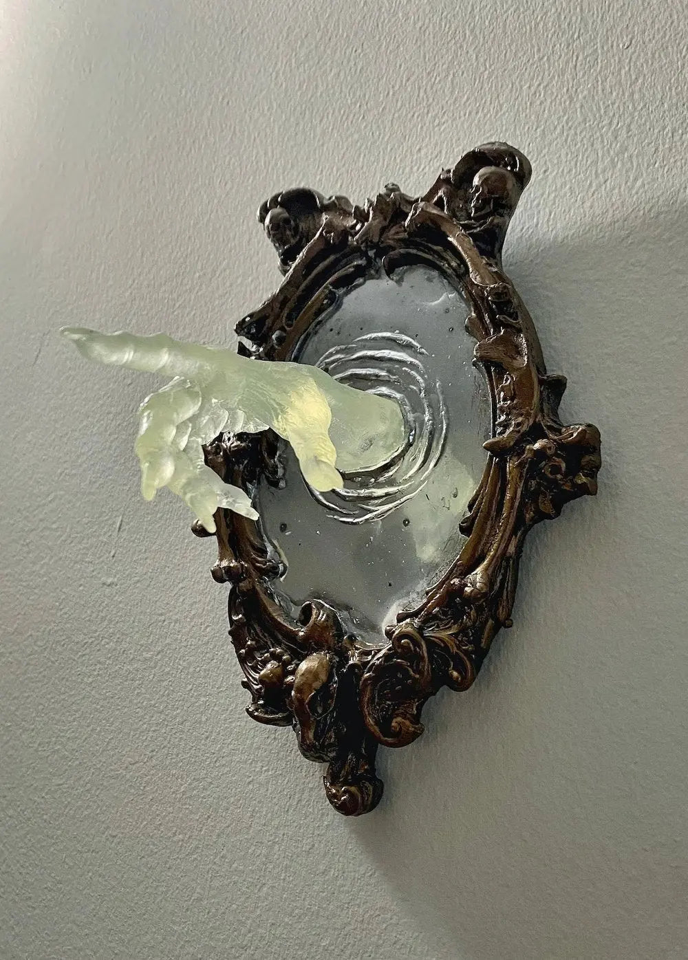 GhostMirror™ — Eerie 3D Glow that Haunts Mivoza Deutschland