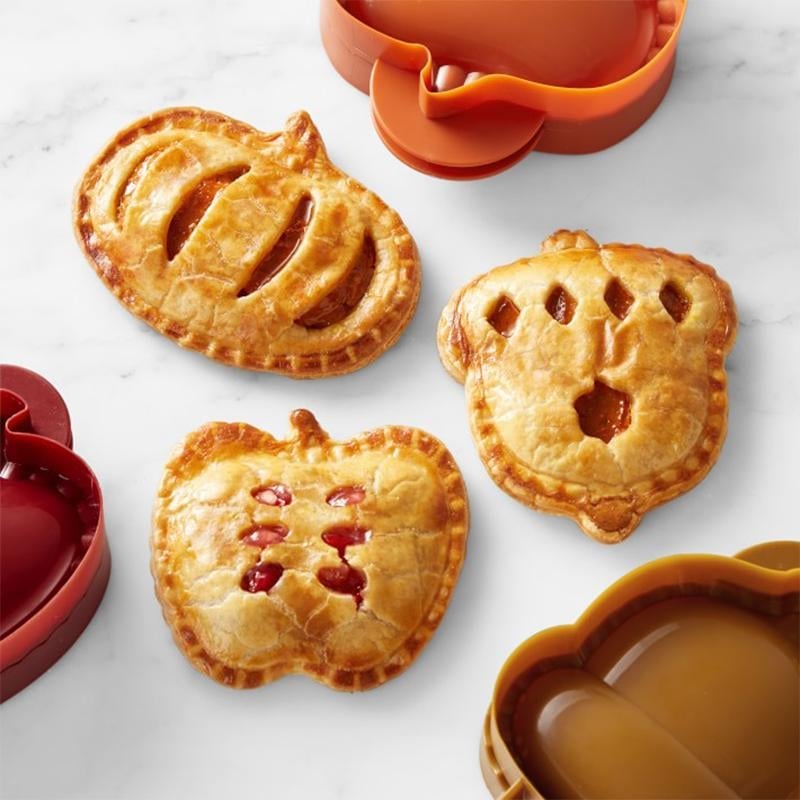 Set of Seasonal Hand Pie Molds – Foldable Plastic Molds for Easy Baking Homezys