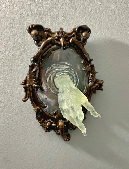 GhostMirror™ — Eerie 3D Glow that Haunts Mivoza Deutschland