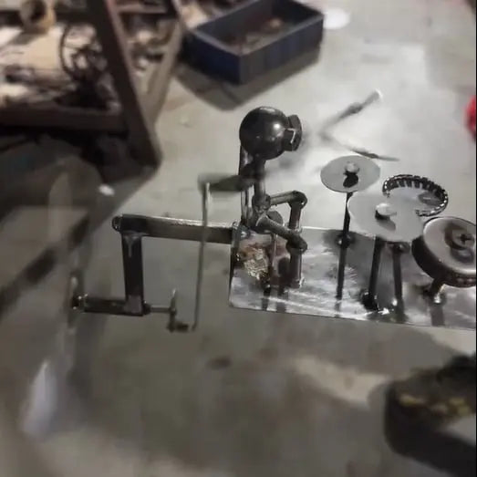 Hand-welded Metal “Rockband” Wind Spinner with 70 cm Spike Homezys